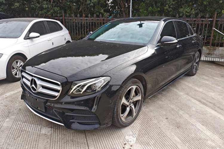 Used Mercedes-Benz E-Class 2019 E 300 L Sporty and Stylish Model
