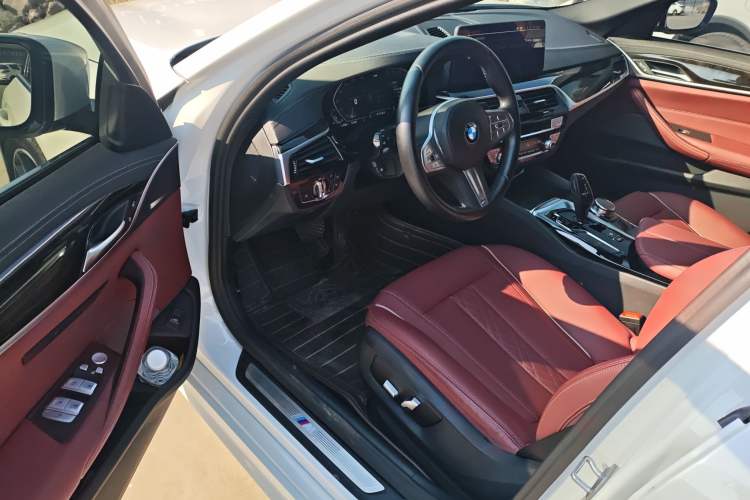 Used BMW 5 Series 2022 Second Facelift 525Li M Sport Package