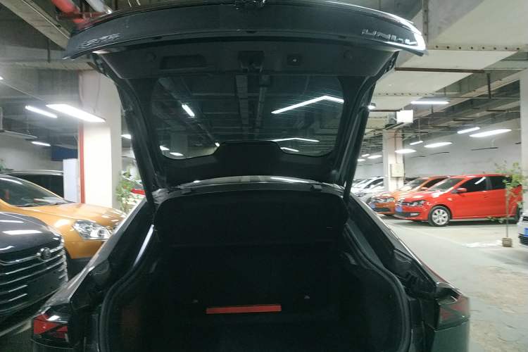 Used Changan UNI-V 2022 1.5T Prestige Version
