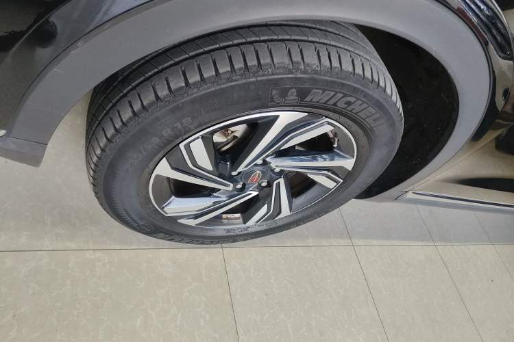 Used Hongqi HS5 2022 Revised Version 2.0T Smart Connect Flagship Edition
