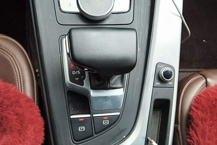 Used Audi A4L 2019 40 TFSI Fashion Version China V