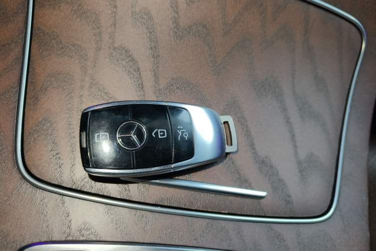 Used Mercedes-Benz E-Class 2022 Second Facelift E 300 L Fashion Edition