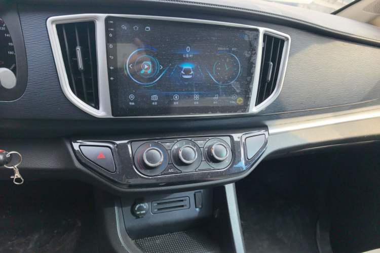 Used FORTHING Lingzhi 2022 M5 1.6L Practical Model 5 Seats