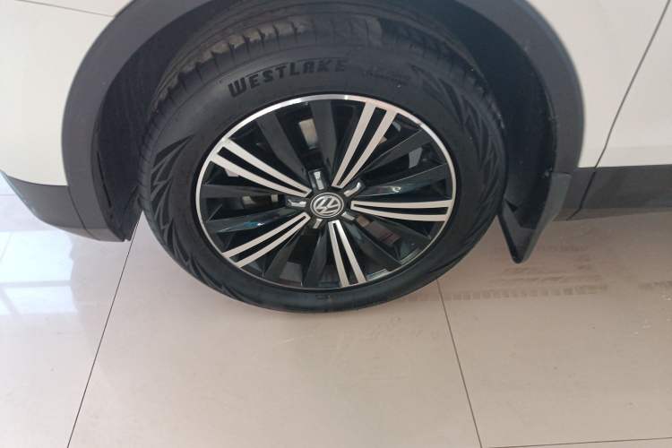 Used Volkswagen Tiguan L 2020 330TSI Automatic Two-Wheel Drive Panoramic Comfort Edition China VI Standard
