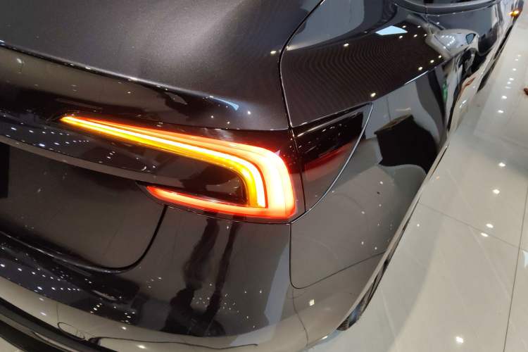 Used Tesla Model 3 2023 Rear-Wheel-Drive Version