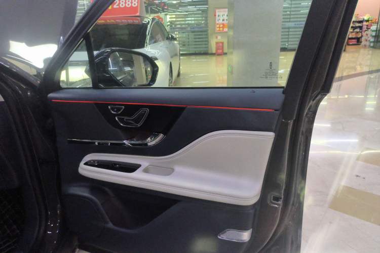 Used Lincoln Corsair 2023 2.0T Two-Wheel-Drive Luxury Edition
