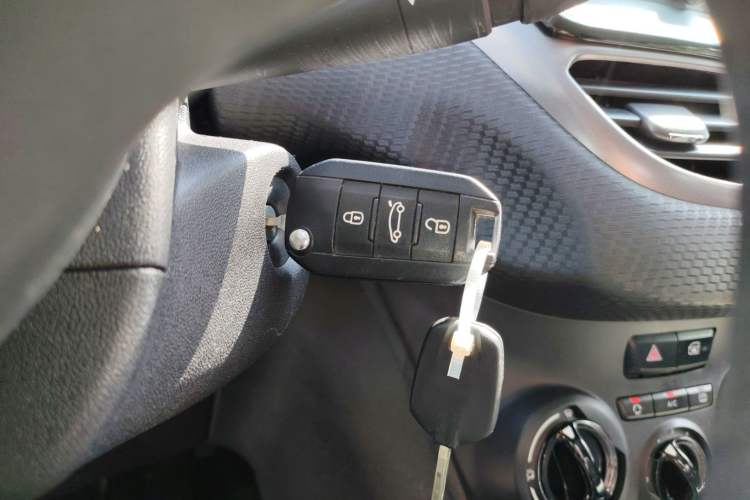 Used Peugeot 2008 2014 1.6L Manual Trend Edition
