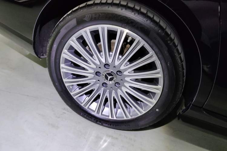 Used Mercedes-Benz E-Class 2022 Second Facelift E 300 L Fashion Edition
