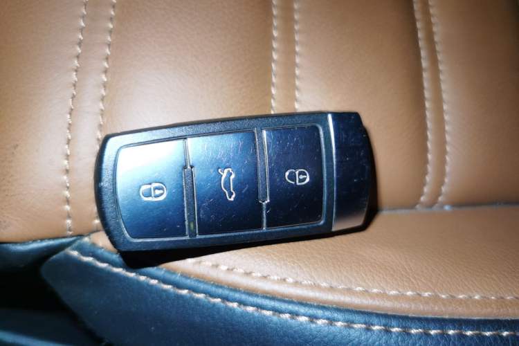 Used Volkswagen FAW-Volkswagen CC 2015 1.8TSI Luxury Model
