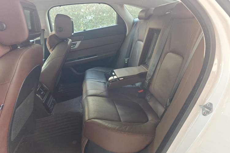 Used Jaguar XFL 2018 XFL 2.0T 250 PS Premium Edition
