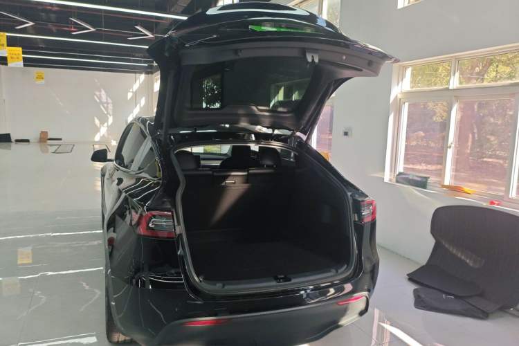 Used Tesla Model Y 2022 Rear-Wheel-Drive Version
