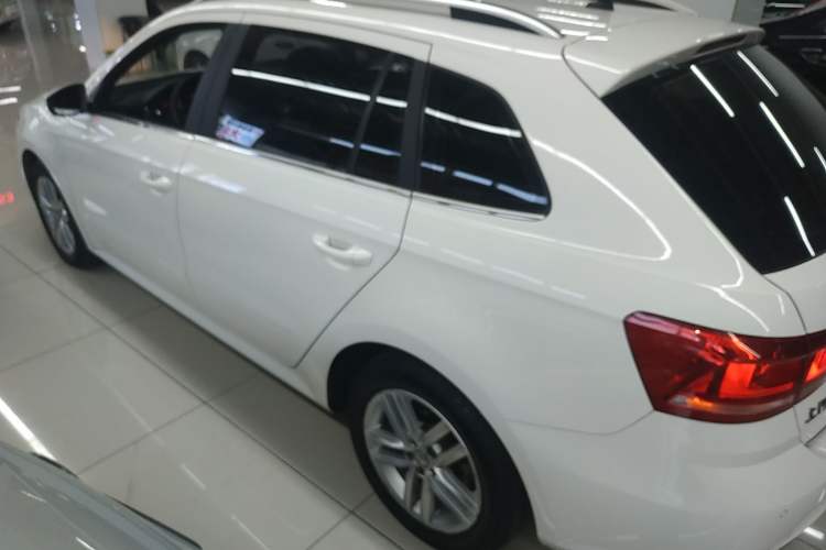 Used Volkswagen Gran Lavida 2017 1.6L Automatic Comfort Edition
