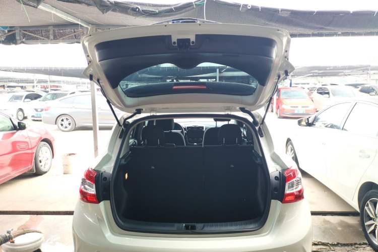 Used Nissan Tiida 2024 1.6L CVT Cool Dynamic Edition
