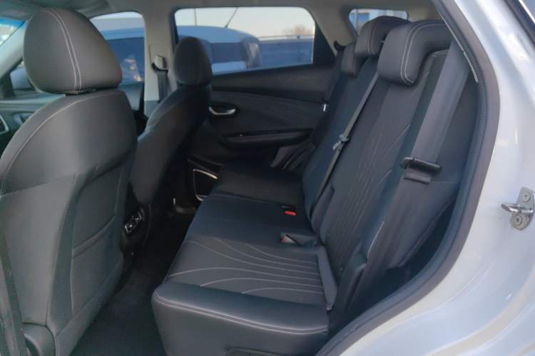 Used JETOUR X70M 2021 1.5T DCT Luxury Partner Model 7 Seats