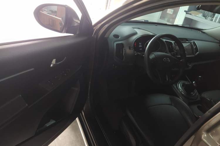 Used Kia Sportage R 2015 2.0L Manual Two-Wheel Drive GL Model