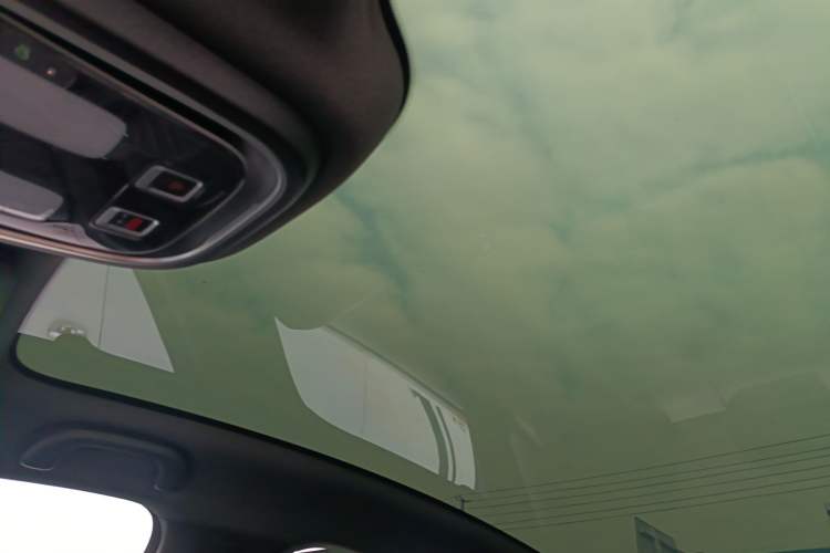 Used  SL03 2023 200Max Range-Extended Version
