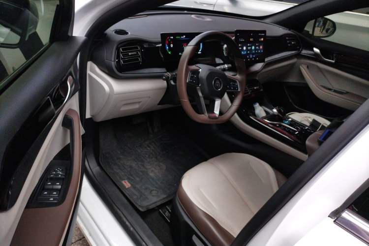 Used BYD Qin PLUS 2024 HONOR Edition DM-i 55KM Leading Model
