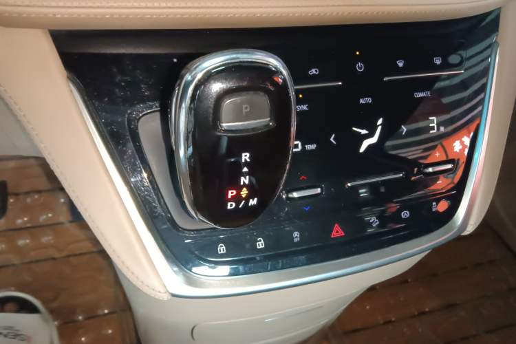 Used Buick GL8 2021 ES Land Cruiser 653T Luxury Edition
