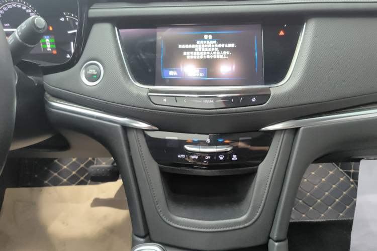 Used Cadillac XT5 2018 25T Tech Model
