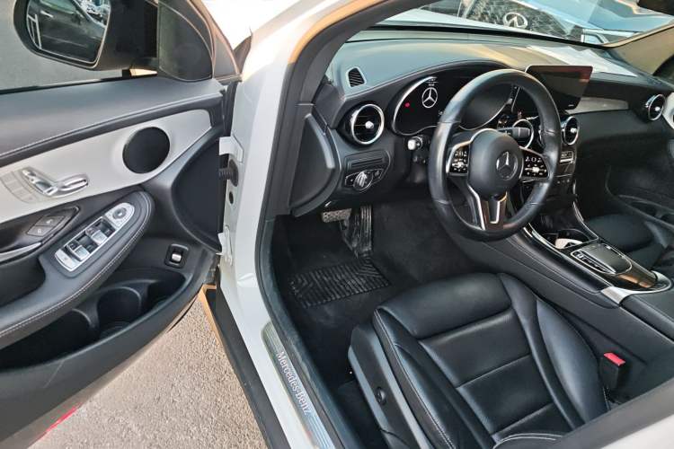 Used Mercedes-Benz GLC Coupe 2020 GLC 260 4MATIC Coupe SUV
