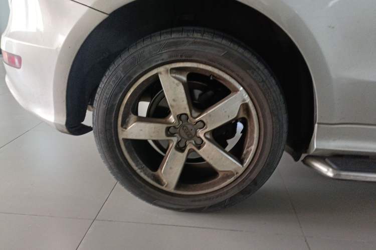 Used Audi Q5 2017 Plus 40 TFSI Ambition Model
