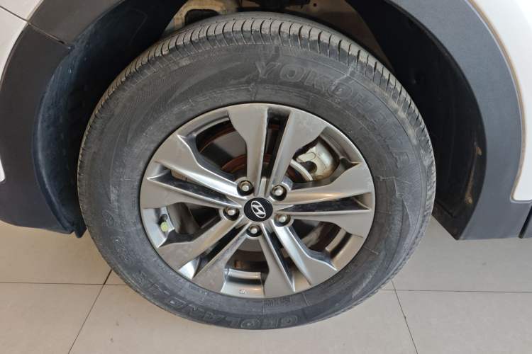 Used Hyundai Santa Fe 2013 2.4L Automatic 2WD Comfort Edition
