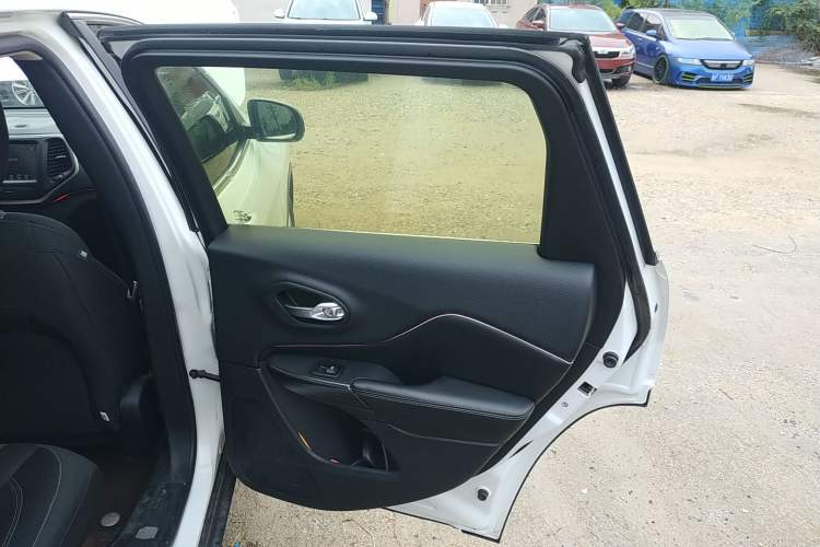 Used  Cherokee 2016 2.0L Smart Version