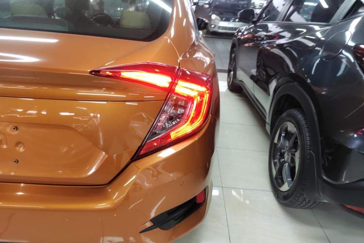 Used Honda Civic 2016 220TURBO CVT Luxury Edition
