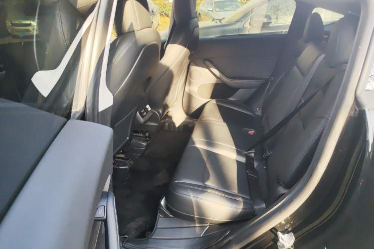 Used Tesla Model Y 2022 Long-Range All-Wheel-Drive Version
