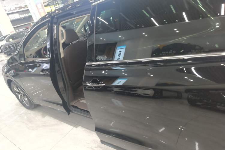 Used Volkswagen Viloran 2024 380TSI Luxury Edition