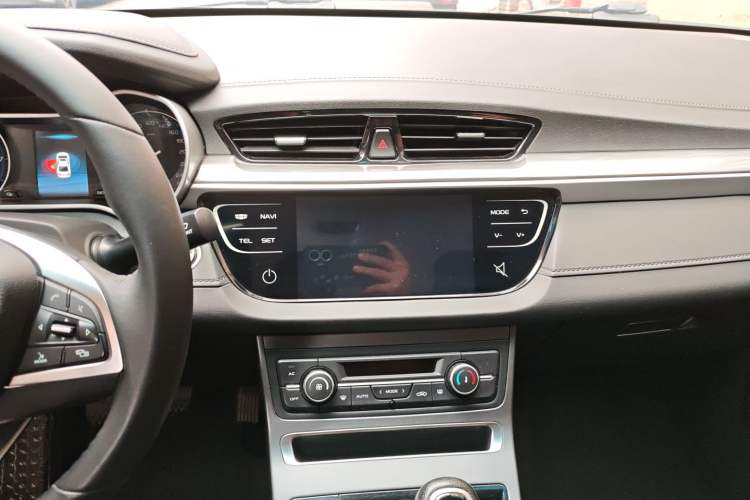 Used Geely Auto Emgrand 2019 Leading Edition 1.5L Manual Upgraded Connectivity Model China VI Standard
