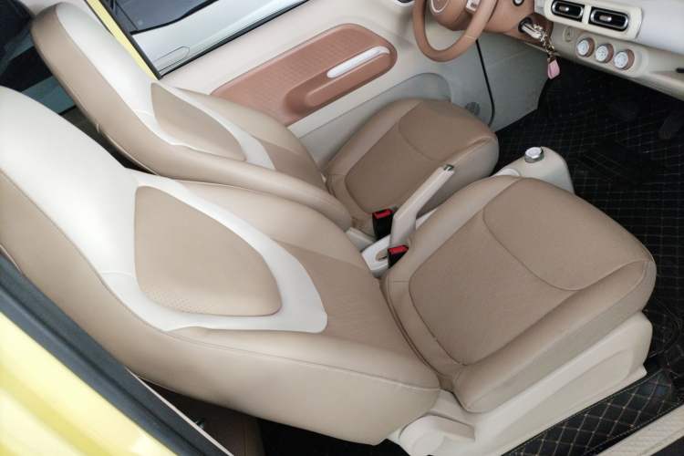 Used Wuling Hongguang MINIEV 2024 3rd Generation 215km Advanced Version
