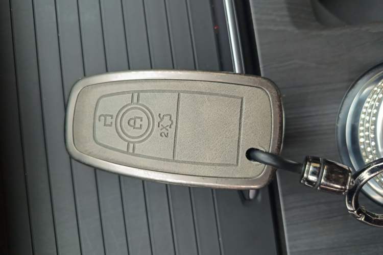 Used Ford Explorer 2024 2.3T EcoBoost Four-Wheel Drive Titanium Edition 6 Seats