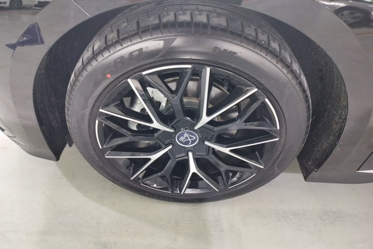 Used BYD Han 2025 DM-i 125KM Prestige Model
