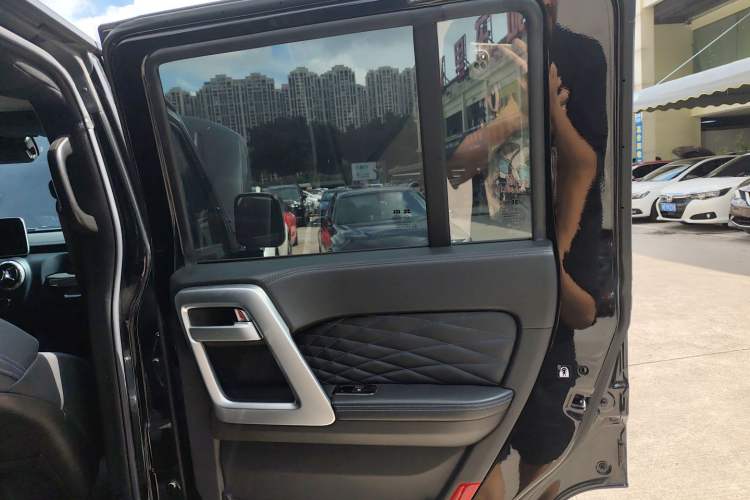 Used Beijing Auto BJ40 2023 2.0T Automatic Four-Wheel Drive Urban Hunter Edition Chivalrous Type
