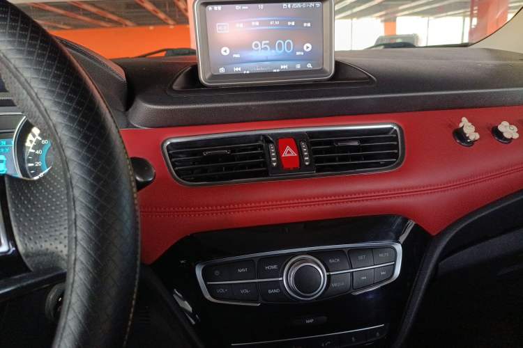 Used Haval H1 2015 1.5L AMT Luxury Model
