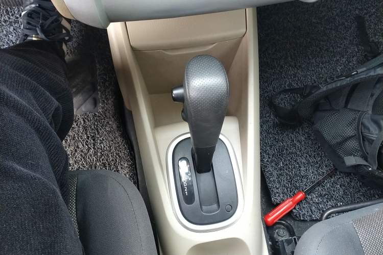 Used Venucia R50 2014 1.6L Automatic Splendid Edition