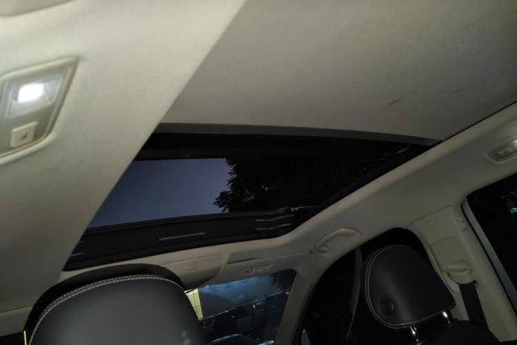 Used Volkswagen Tiguan L 2019 330TSI Automatic Two-Wheel Drive Smart Luxury Version China V Emission Standard