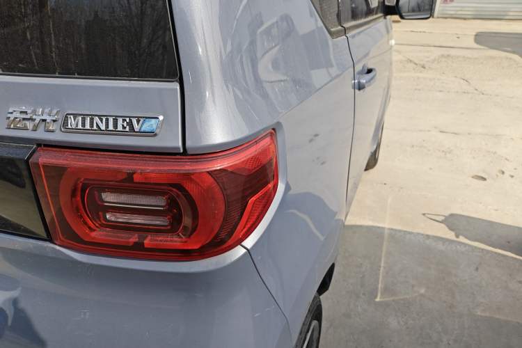 Used Wuling Hongguang MINIEV 2021 Macaron Fashion Model Lithium Iron Phosphate
