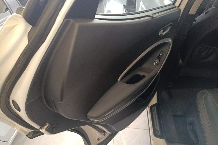 Used Hyundai Santa Fe Classic 2013 3.0L 4x4 Premium Edition 7-Seater Euro IV
