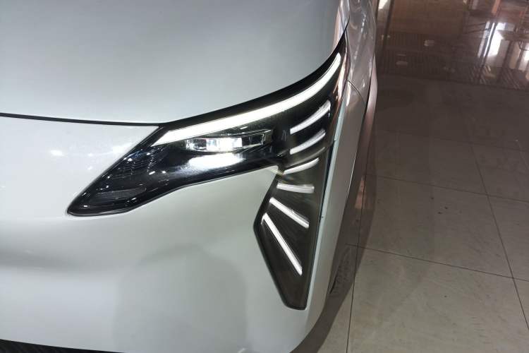 Used AION Y 2024 Younger