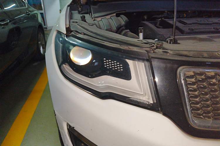 Used  Compass 2019 200T Automatic Family Edition - Connected Large Screen Version