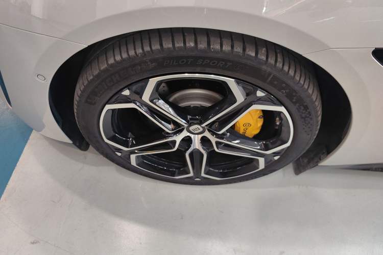 Used  SU7 2024 Four-Wheel Drive Ultra-Long Range Advanced Intelligent Driving Max Edition
