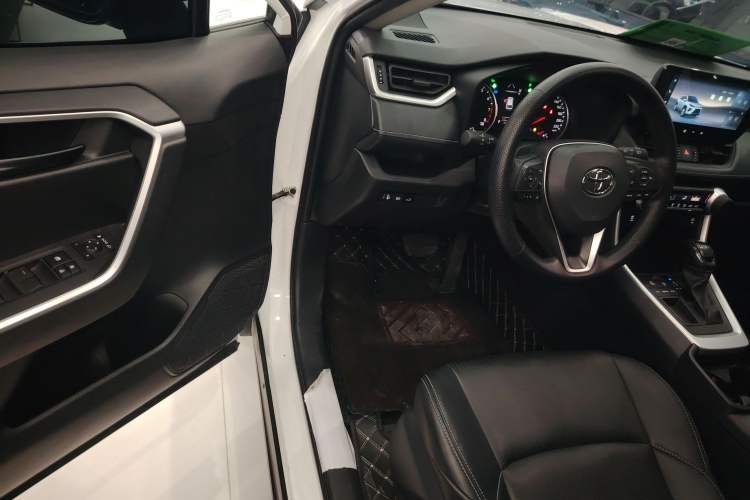 Used Toyota Wildlander 2024 2.0L CVT Two-Wheel Drive Leading Edition