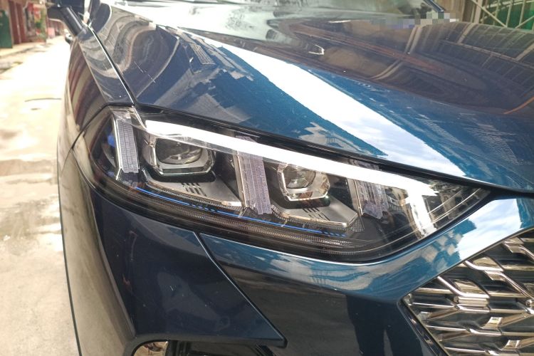 Used Wey Latte DHT-PHEV 2022 1.5T Two-Wheel-Drive Extra-Large Version
