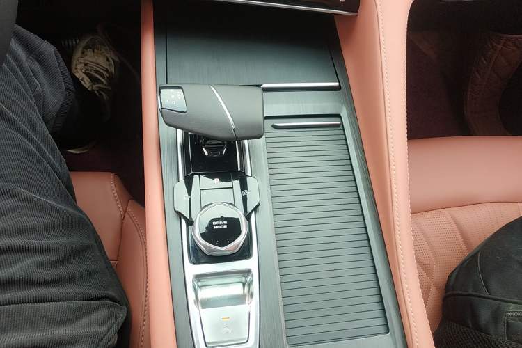 Used Changan CS75 PLUS 2024 3rd Generation Champion Edition 1.5T Intelligent Drive Dynamic Model
