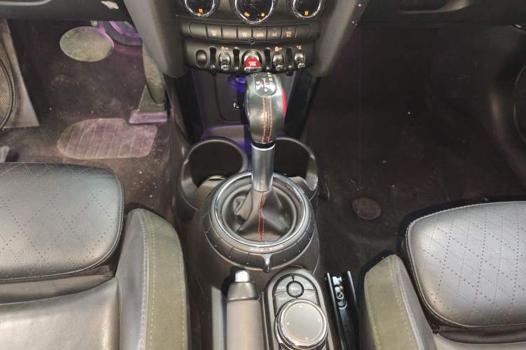 Used  MINI 2016 2.0T COOPER S Pioneer Edition Five-Door Model
