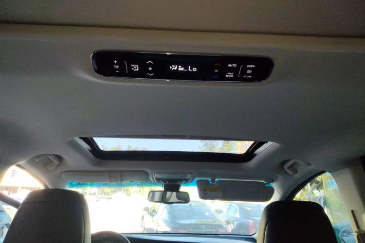 Used Honda Elysion 2016 2.4L Supreme Edition
