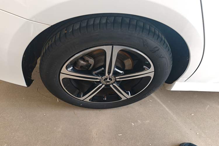 Used Mercedes-Benz A-Class 2022 Revised Version A 200 L Sport Sedan Fashionable Style
