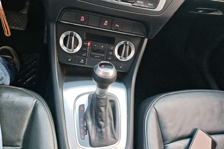 Used Audi Q3 2015 35 TFSI Comfort Model
